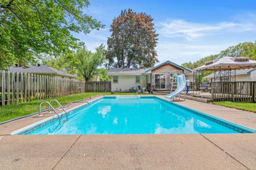 1349 Belmont Lane E, Saint Paul, MN 55109