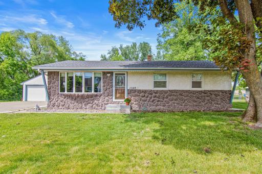 1349 Belmont Lane E, Saint Paul, MN 55109