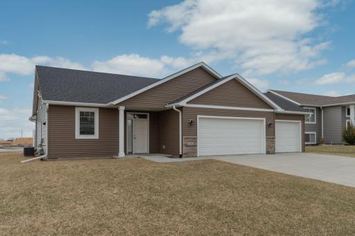 272 Whetstone Place NW, Eyota, MN 55934