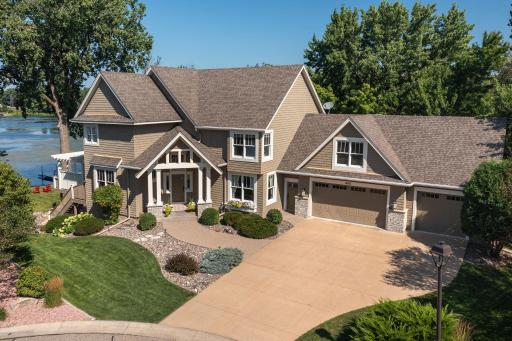 1495 Kingsview Lane N, Plymouth, MN 55447