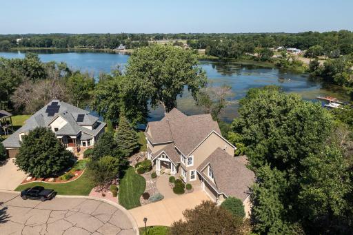 1495 Kingsview Lane N, Plymouth, MN 55447