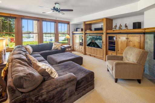 1495 Kingsview Lane N, Plymouth, MN 55447