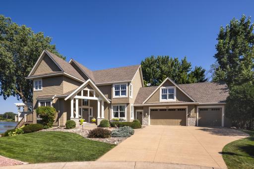 1495 Kingsview Lane N, Plymouth, MN 55447