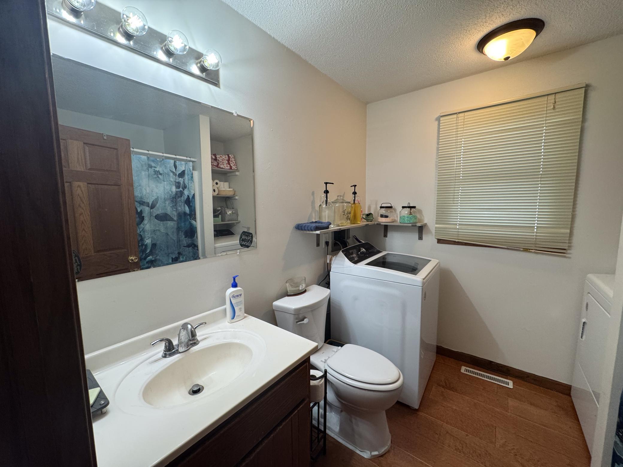 508 Oak St Alexandria MN 56308-19.jpg