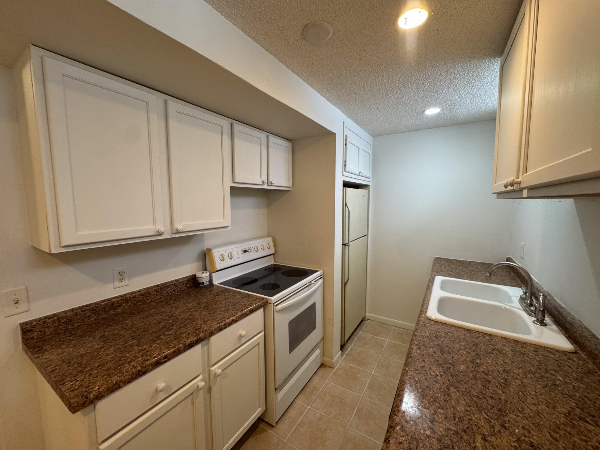 508 Oak St Alexandria MN 56308-10.jpg