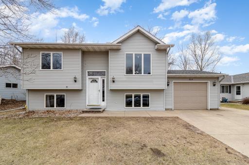 904 N 4th Street, Saint Peter, MN 56082