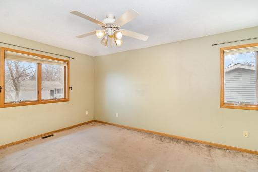 904 N 4th Street, Saint Peter, MN 56082