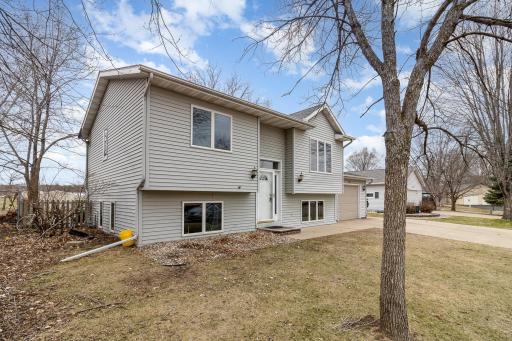 904 N 4th Street, Saint Peter, MN 56082