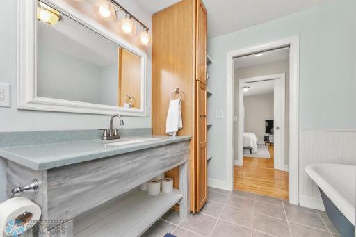 1250 8th Street N, Fargo, ND 58102