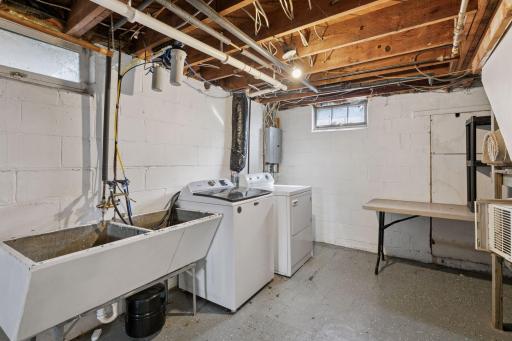 6418 Cloverdale Avenue - Spacecrafting - 0020.jpg