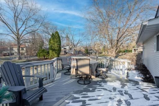 9850 Garrison Way, Eden Prairie, MN 55347