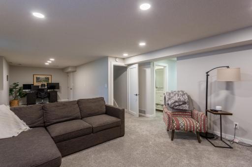 9850 Garrison Way, Eden Prairie, MN 55347