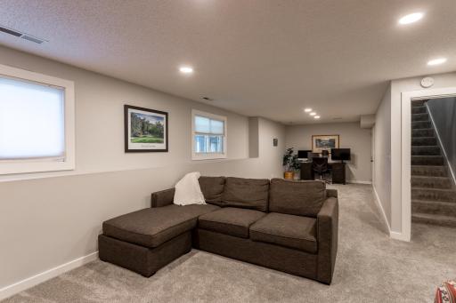 9850 Garrison Way, Eden Prairie, MN 55347