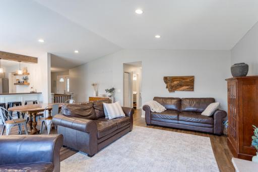 9850 Garrison Way, Eden Prairie, MN 55347