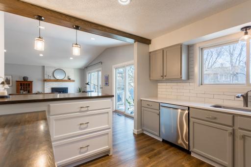 9850 Garrison Way, Eden Prairie, MN 55347