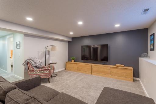 9850 Garrison Way, Eden Prairie, MN 55347