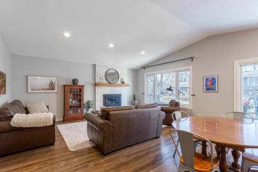 9850 Garrison Way, Eden Prairie, MN 55347
