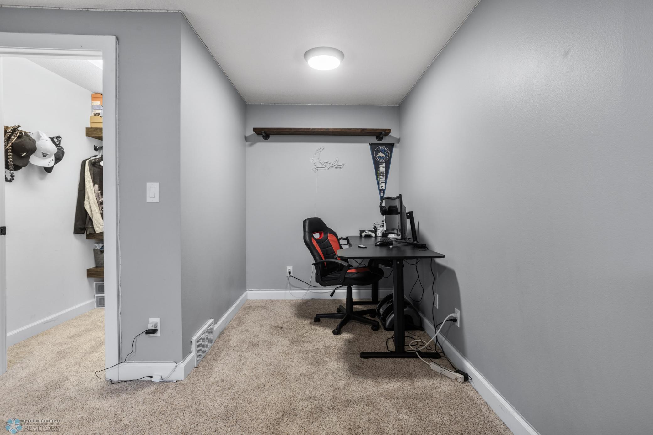 Office Area in 2nd Bedroom