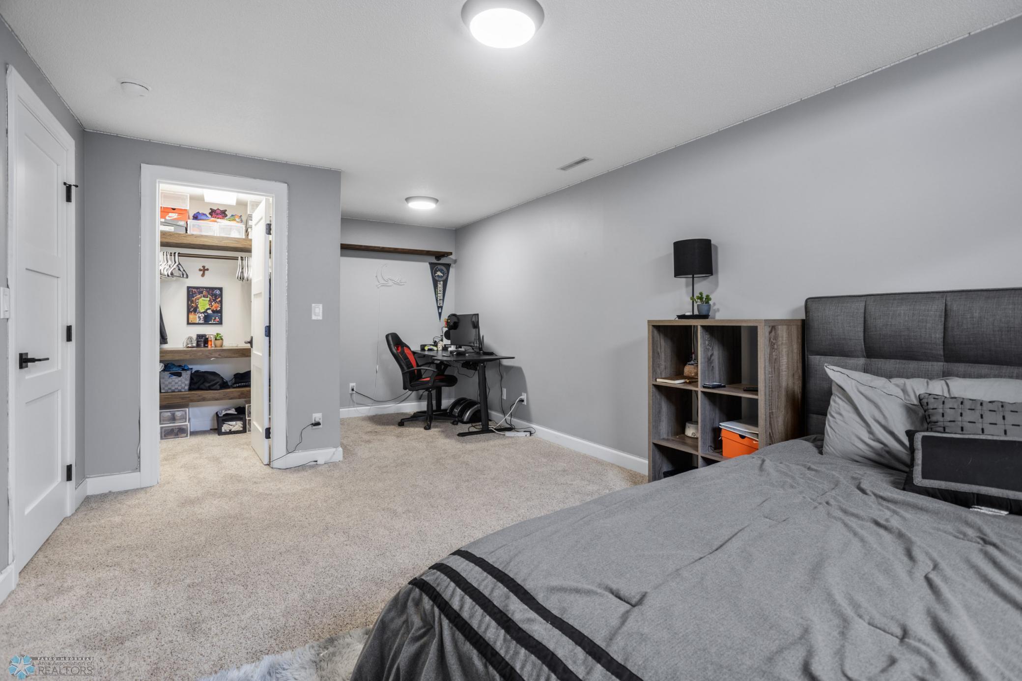 2nd Bedroom with Large Walk-in Closet