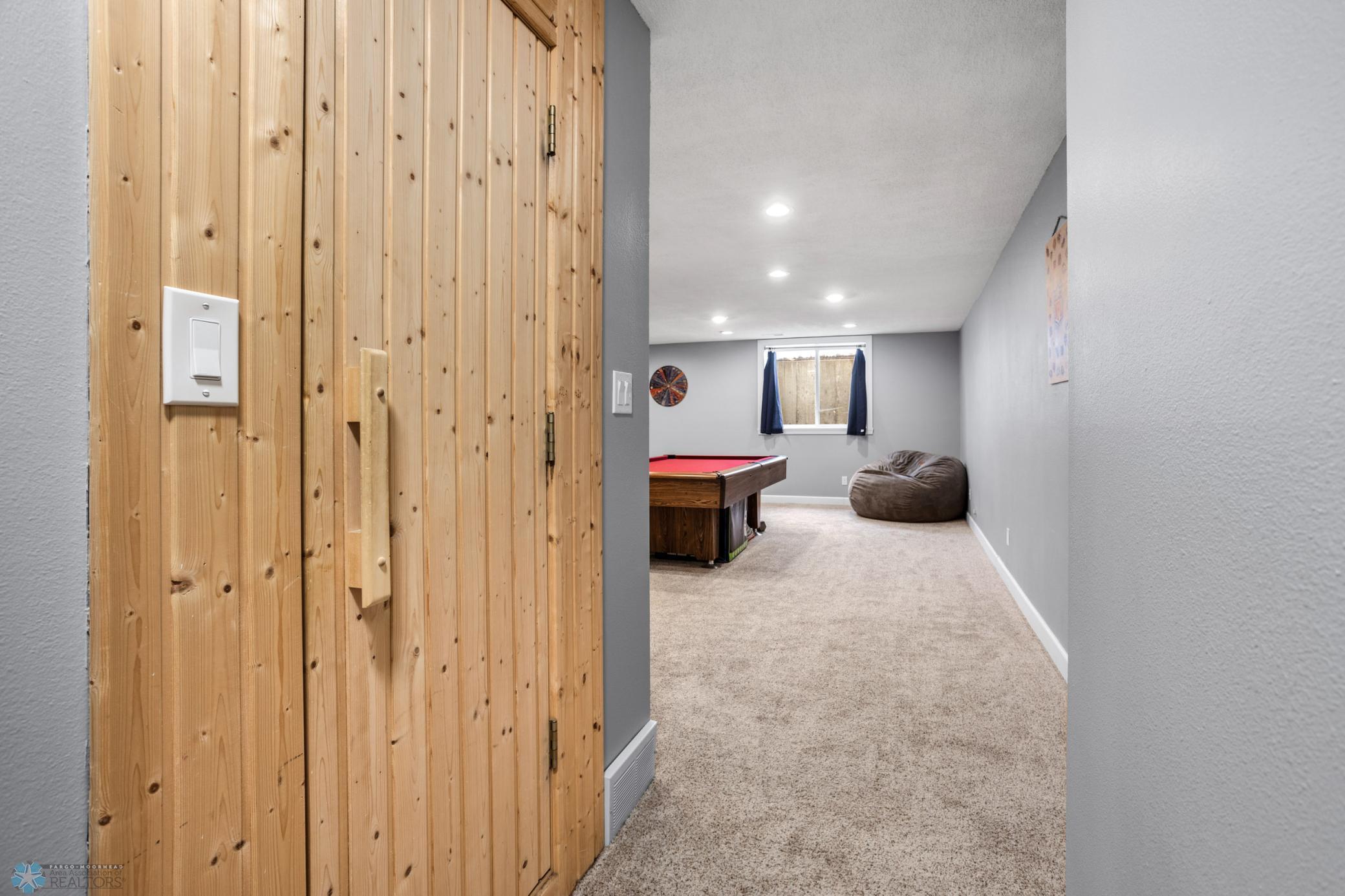 Sauna & Gameroom