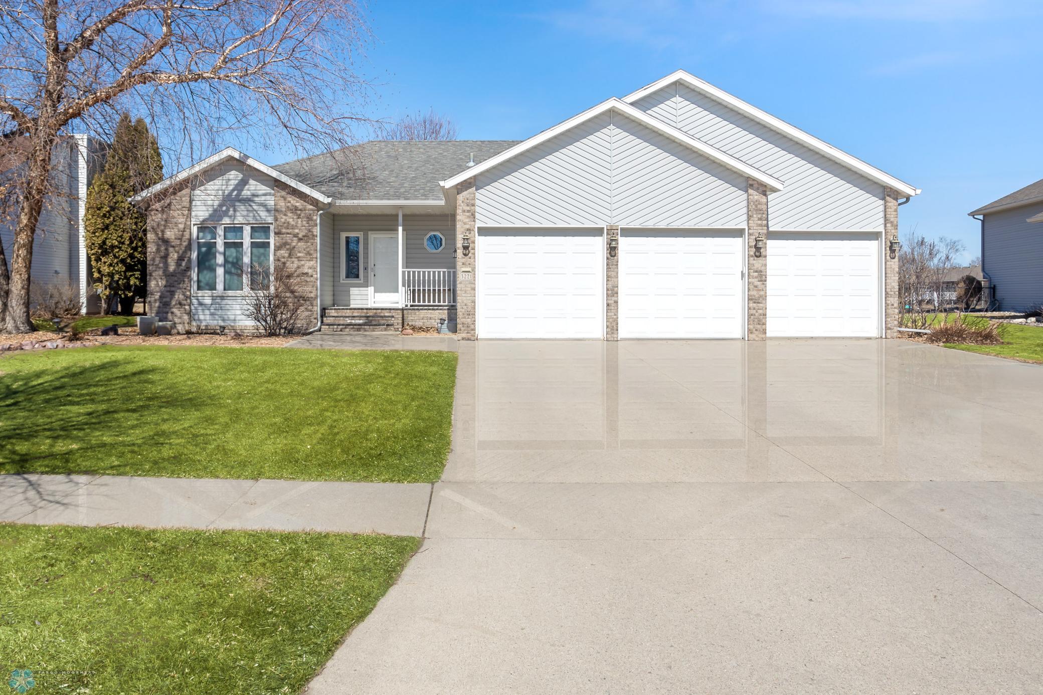 3221 42nd Ave S Fargo