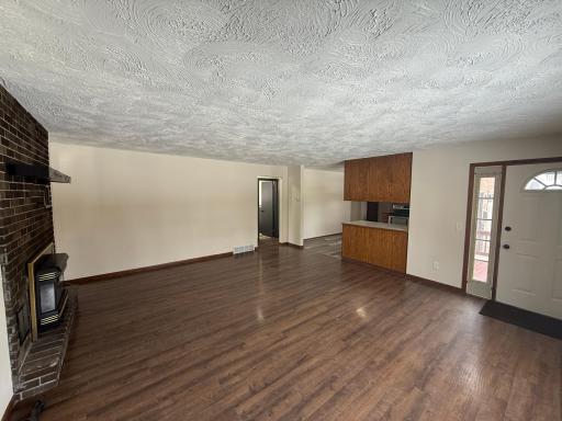 613 S Litchfield Avenue, Litchfield, MN 55355