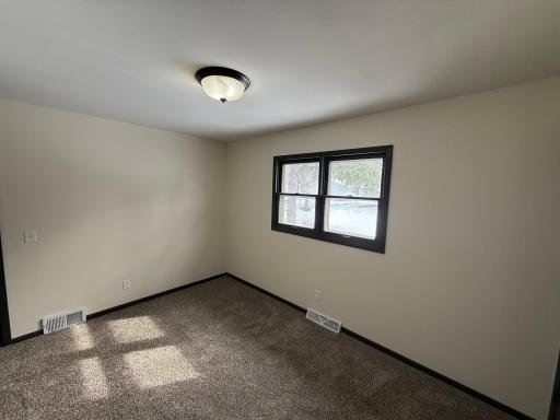 613 S Litchfield Avenue, Litchfield, MN 55355