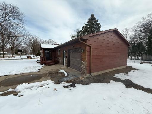 613 S Litchfield Avenue, Litchfield, MN 55355