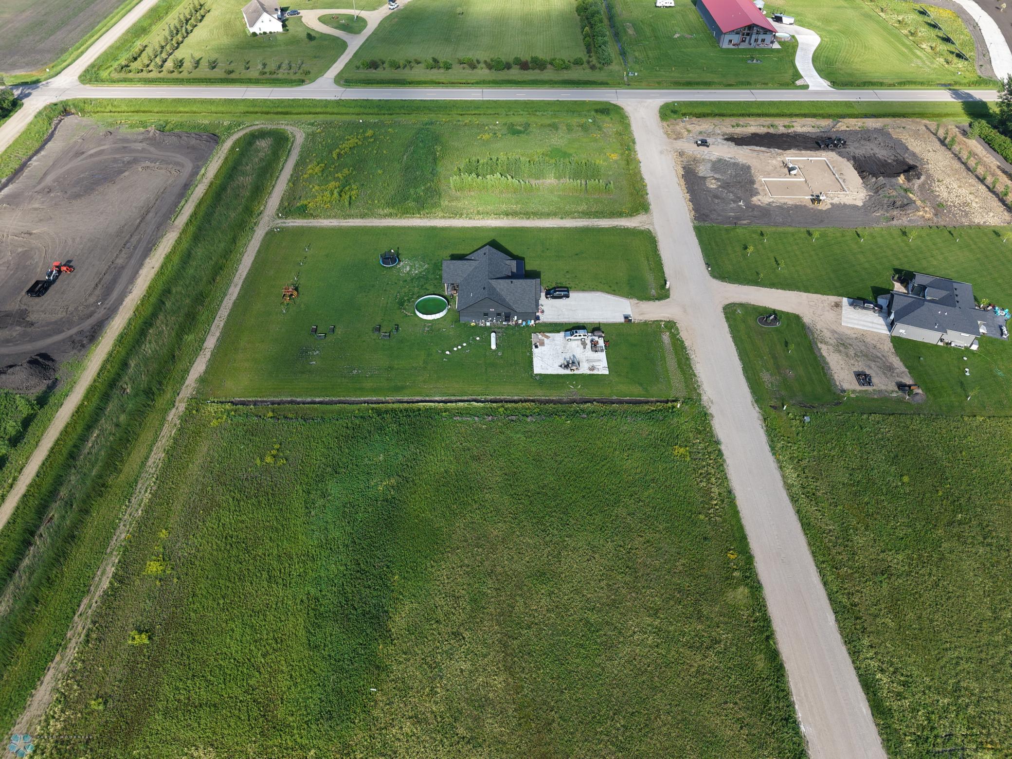 FULL AREA VEIW OF THE SOUTH SIDE .JPG