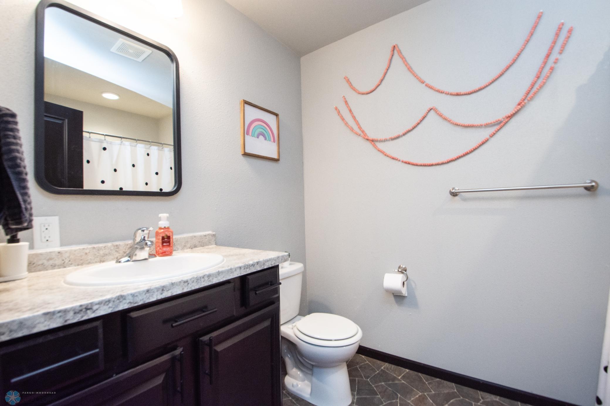 upper full bathroom