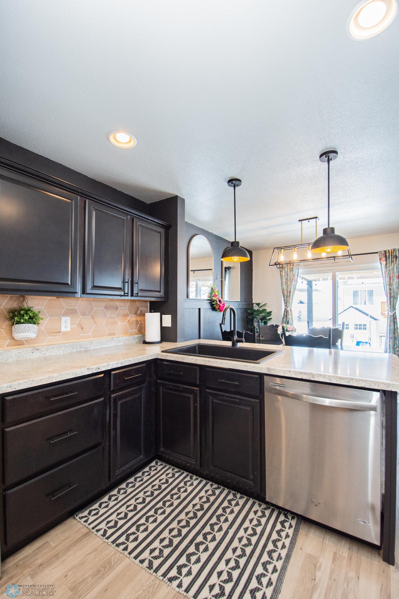 kitchen-backsplash May 24