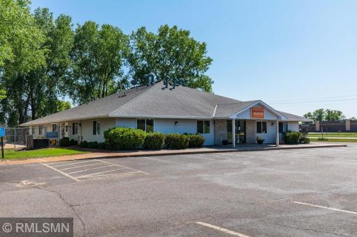 1438 215th Avenue NE, Cedar, MN 55011