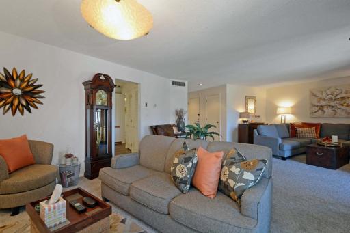 1860 Eagle Ridge Drive, W309, Mendota Heights, MN 55118