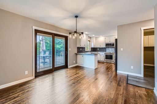 2833 162nd Avenue NE - Web Quality - 008 - 16 Breakfast Area.jpg