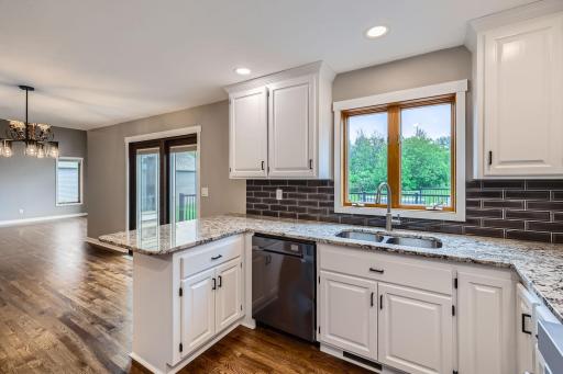 2833 162nd Avenue NE - Web Quality - 007 - 13 Kitchen.jpg