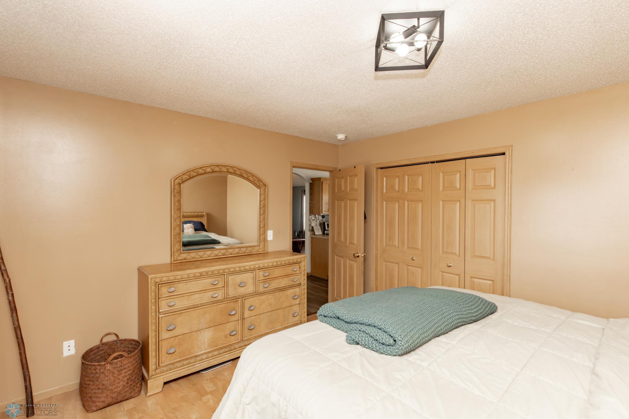 28bedroom1.jpg
