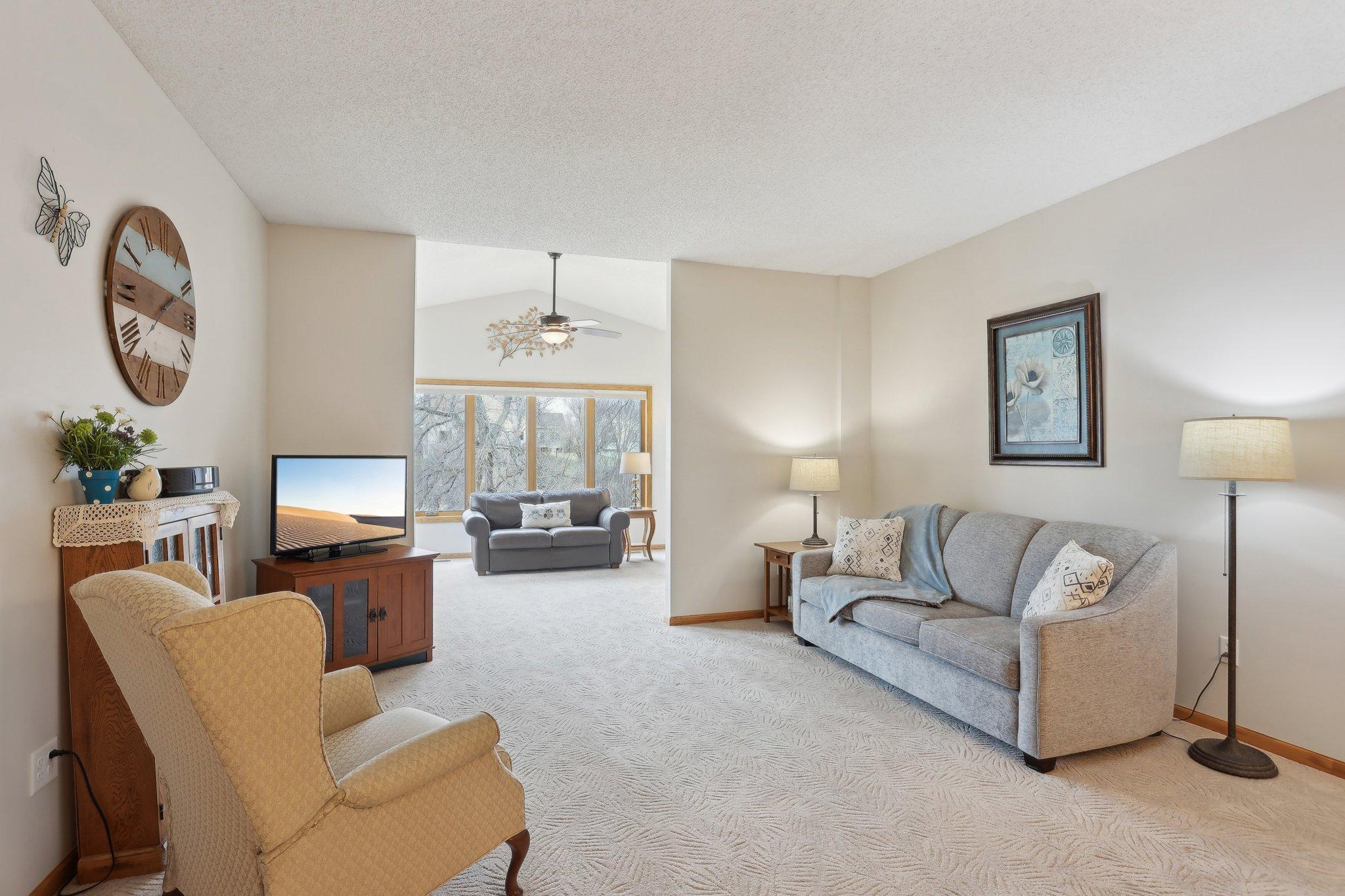 10-web-or-mls-Winslow Chase-05042025-008.jpg