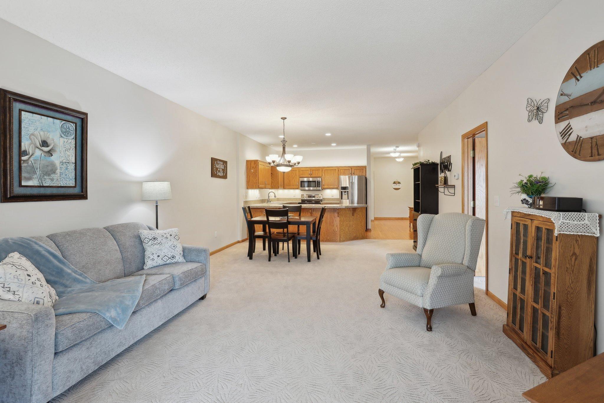 12-web-or-mls-Winslow Chase-05042025-010.jpg