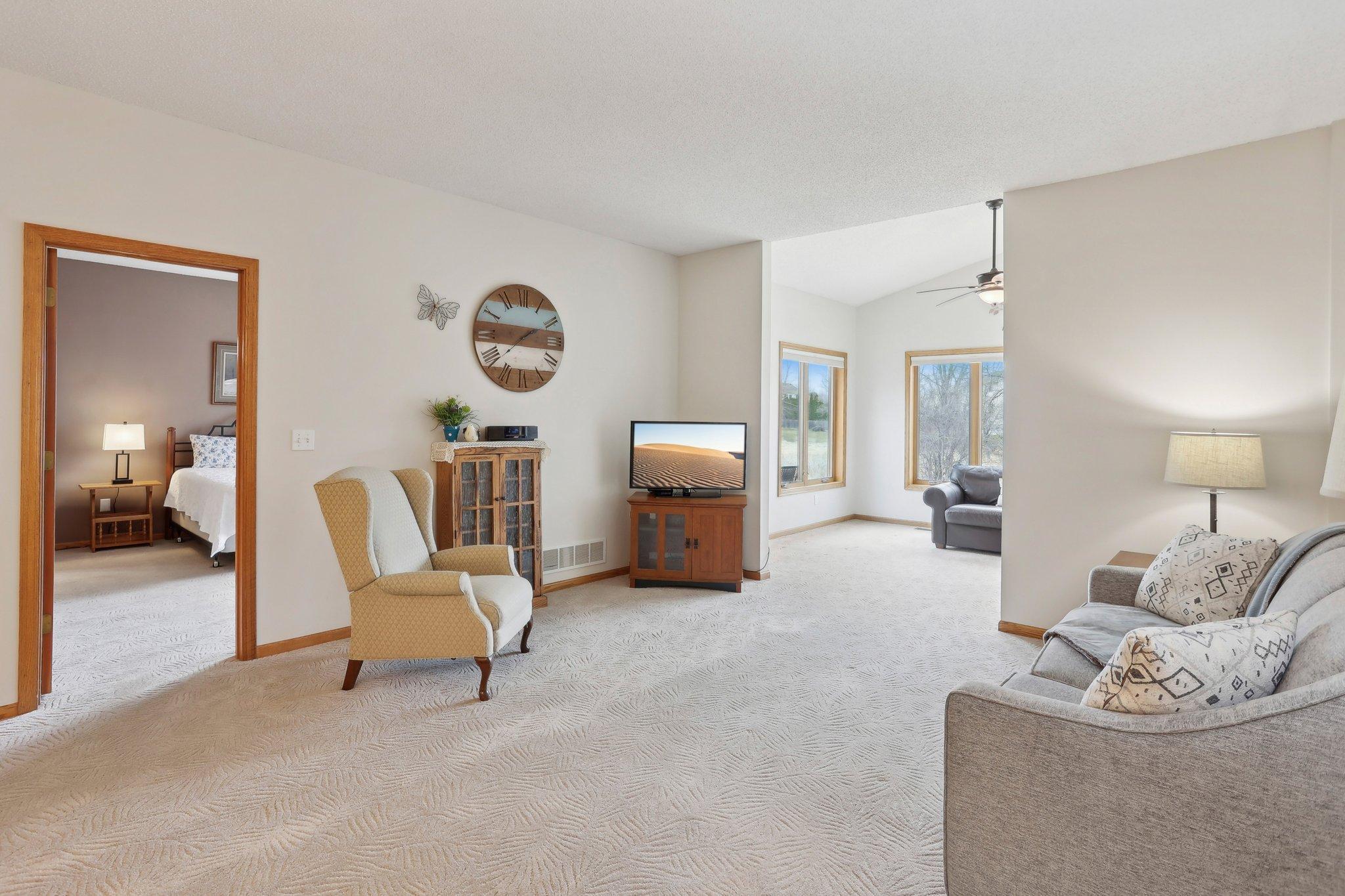 11-web-or-mls-Winslow Chase-05042025-009.jpg