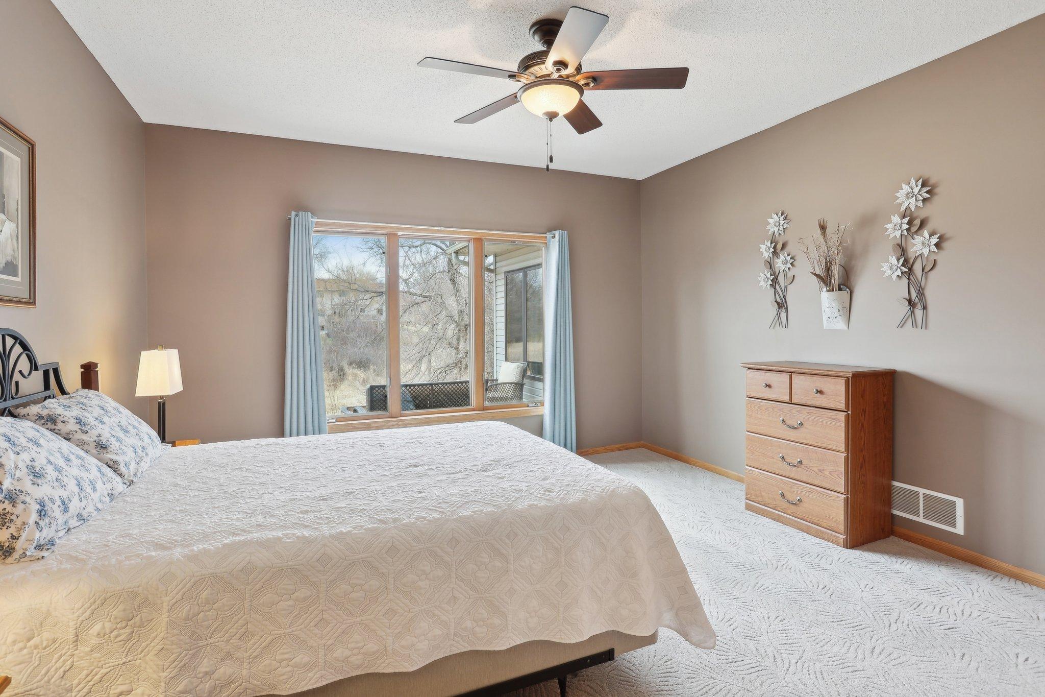 21-web-or-mls-Winslow Chase-05042025-019.jpg