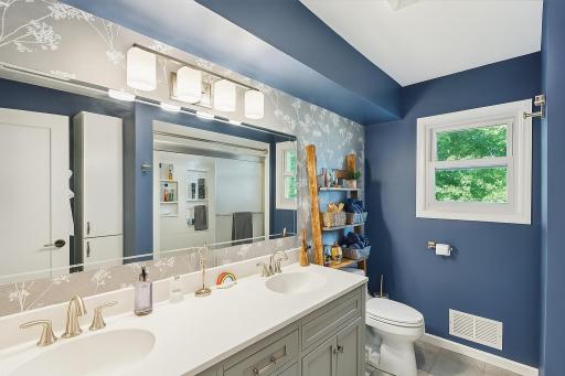 443 Centennial Drive, Roseville, MN 55113