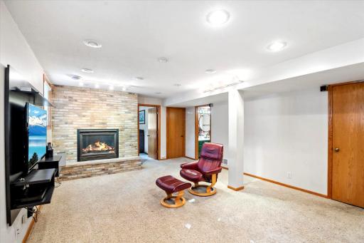 443 Centennial Drive, Roseville, MN 55113