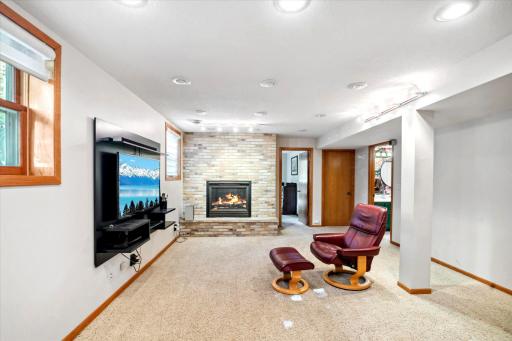 443 Centennial Drive, Roseville, MN 55113