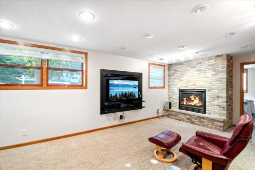 443 Centennial Drive, Roseville, MN 55113