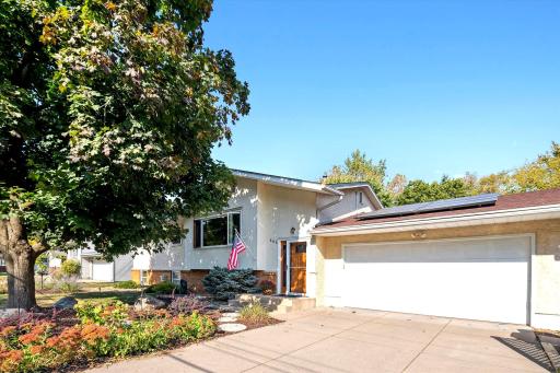 443 Centennial Drive, Roseville, MN 55113