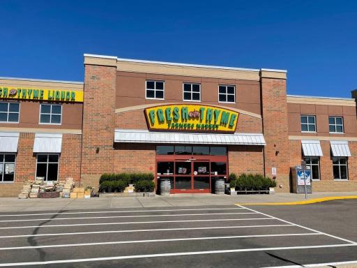 Fresh Thyme Market and more grocery stores, just a 5 minute drive. (Including Whole Foods, Target, and Cub Foods).