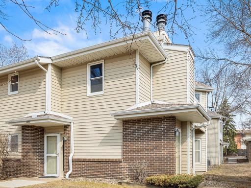 1034 E Travelers Trail, 32, Burnsville, MN 55337