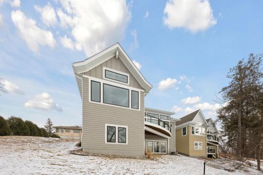 512 Oak Ridge Place, Minnetonka, MN 55305