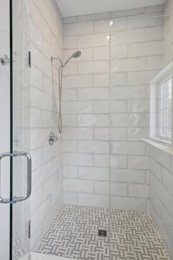512 Oak Ridge Place, Minnetonka, MN 55305