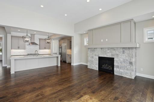 512 Oak Ridge Place, Minnetonka, MN 55305